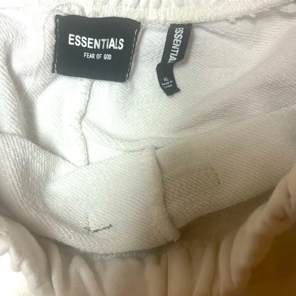 Fear of God Essentials Athletic Shorts - Picture 4 of 4